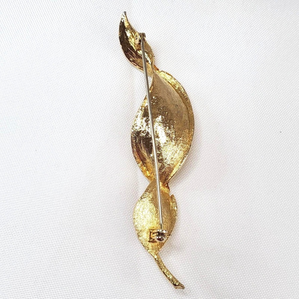 Vintage Coro Brushed Gold-Tone Leaf Brooch & Clip-On Earrings Jewelry Set - Picture 5 of 14